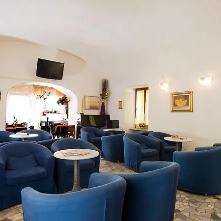 Lido Hotel 2*